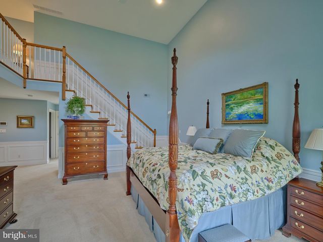 1300 SACKETTSFORD RD, Ivyland, PA 18974