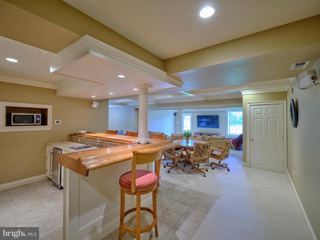 1300 SACKETTSFORD RD, Ivyland, PA 18974