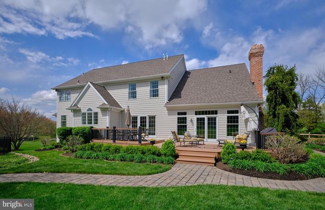 1300 SACKETTSFORD RD, Ivyland, PA 18974