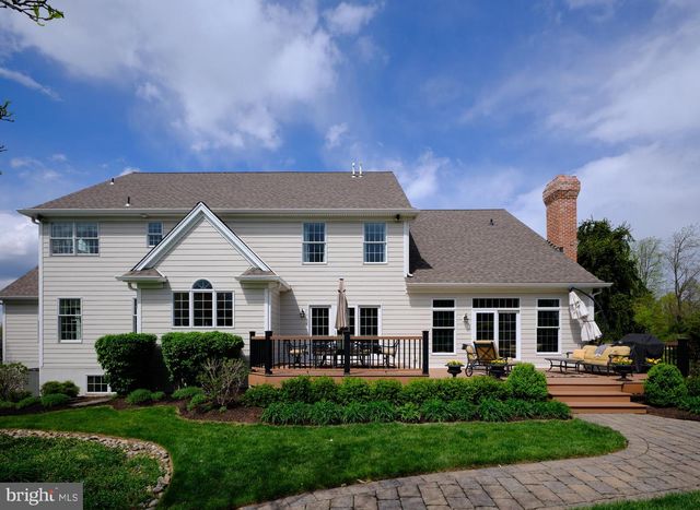 1300 SACKETTSFORD RD, Ivyland, PA 18974