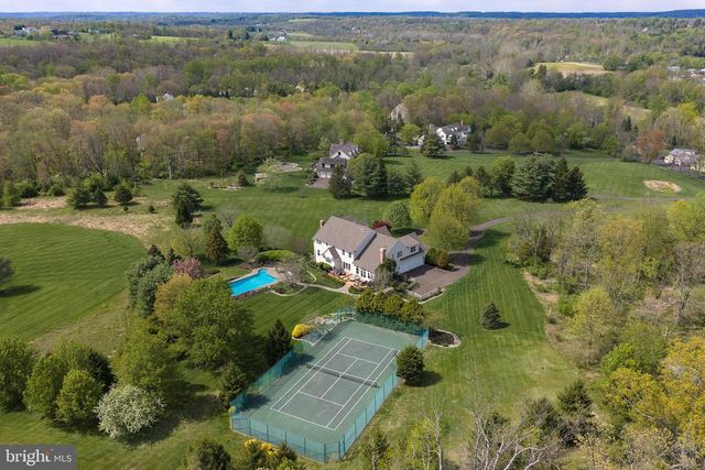 1300 SACKETTSFORD RD, Ivyland, PA 18974
