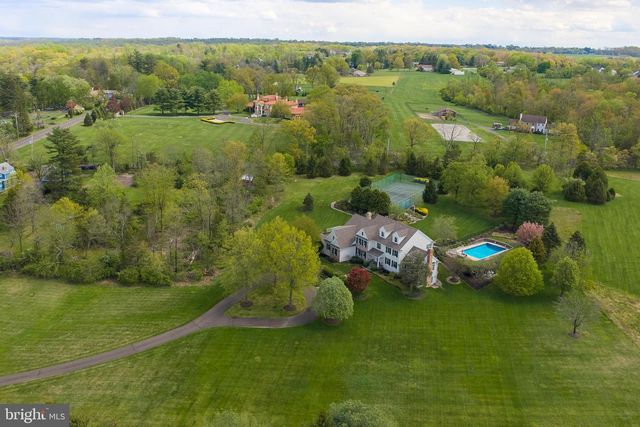 1300 SACKETTSFORD RD, Ivyland, PA 18974