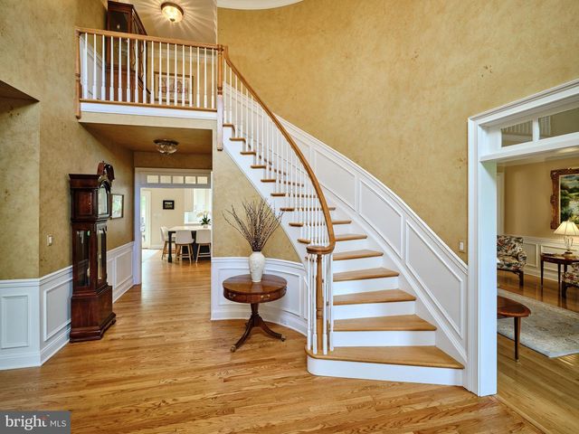 1300 SACKETTSFORD RD, Ivyland, PA 18974