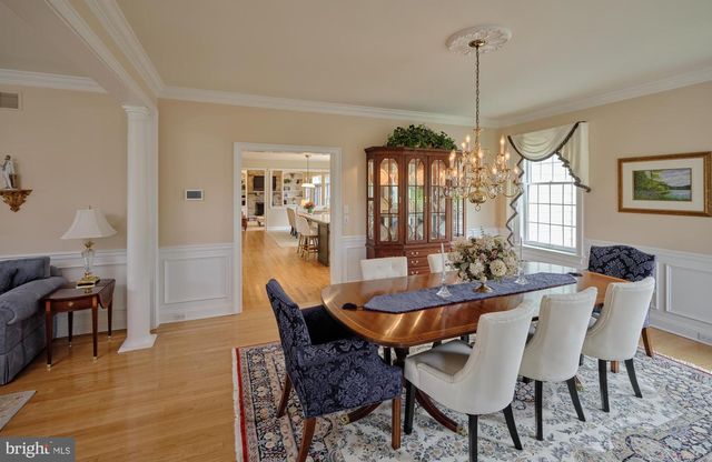 1300 SACKETTSFORD RD, Ivyland, PA 18974