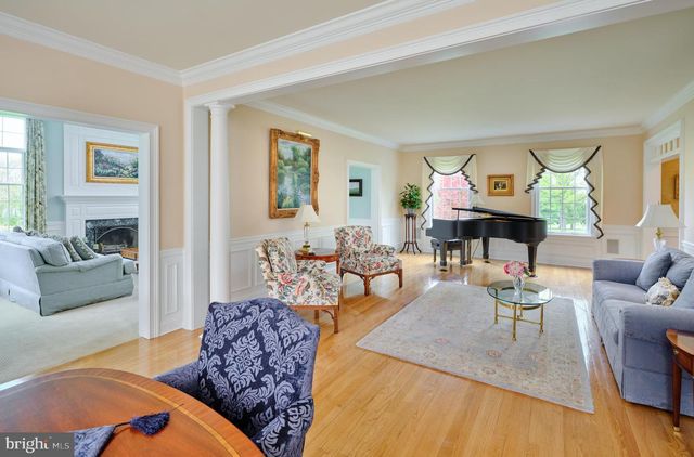1300 SACKETTSFORD RD, Ivyland, PA 18974