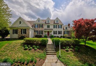 1300 SACKETTSFORD RD, Ivyland, PA 18974