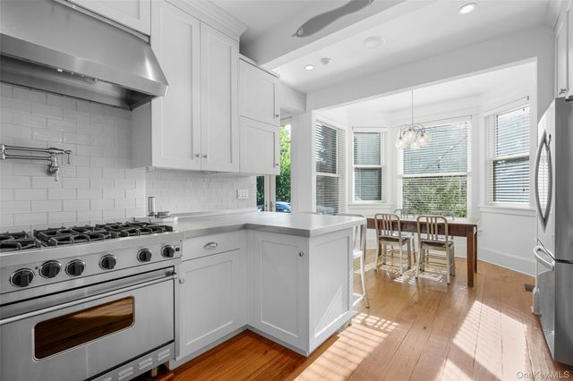 5 Gerlach Place, Larchmont, NY 10538