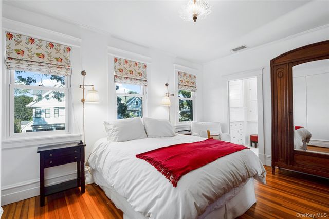 5 Gerlach Place, Larchmont, NY 10538