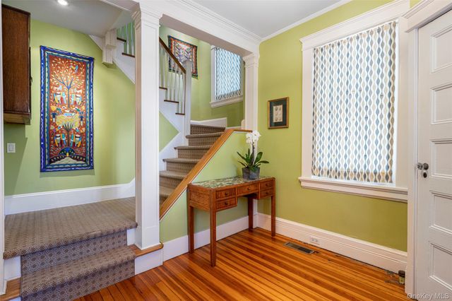 5 Gerlach Place, Larchmont, NY 10538