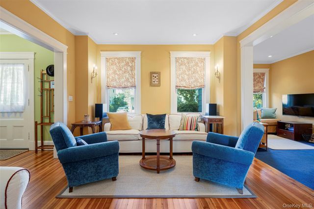 5 Gerlach Place, Larchmont, NY 10538