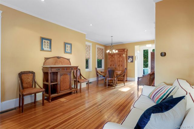 5 Gerlach Place, Larchmont, NY 10538