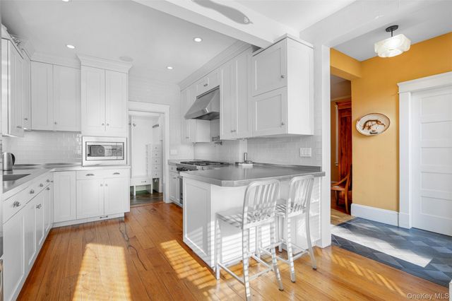 5 Gerlach Place, Larchmont, NY 10538