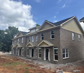 100 Halfrunner Way # 1, Smyrna, TN 37167
