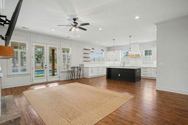 208 Green Lake Dr., Myrtle Beach, SC 29572