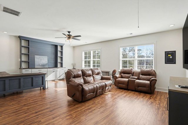 208 Green Lake Dr., Myrtle Beach, SC 29572