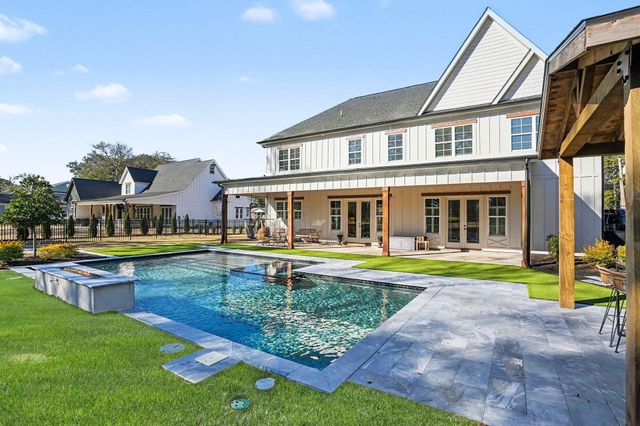 208 Green Lake Dr., Myrtle Beach, SC 29572