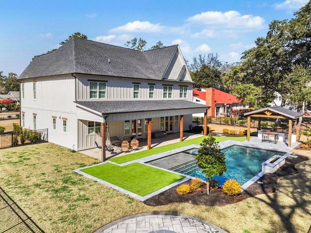 208 Green Lake Dr., Myrtle Beach, SC 29572