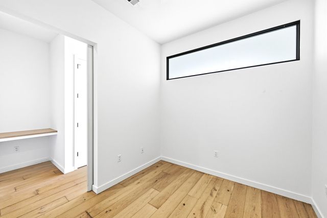 800 Embassy DR 305, Austin, TX 78702