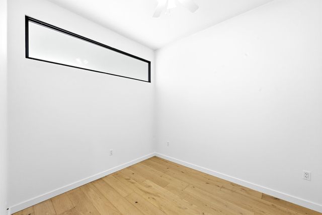 800 Embassy DR 305, Austin, TX 78702