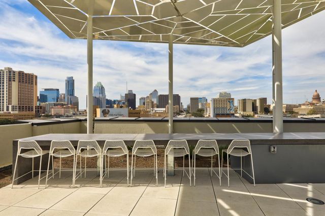 800 Embassy DR 305, Austin, TX 78702