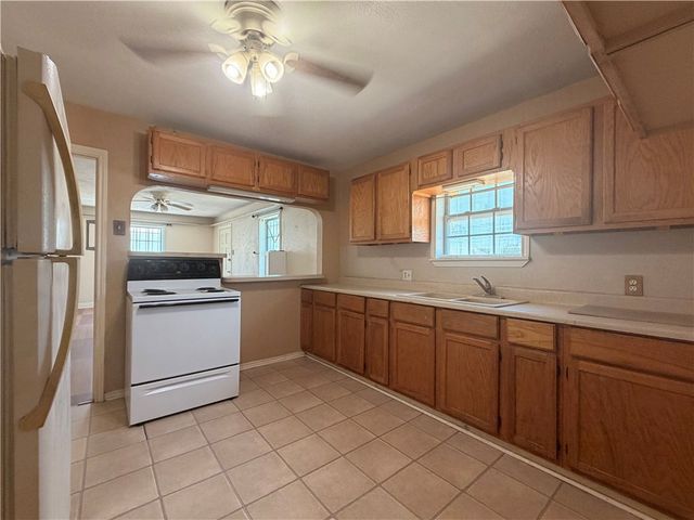 1602 14th St, Corpus Christi, TX 78404