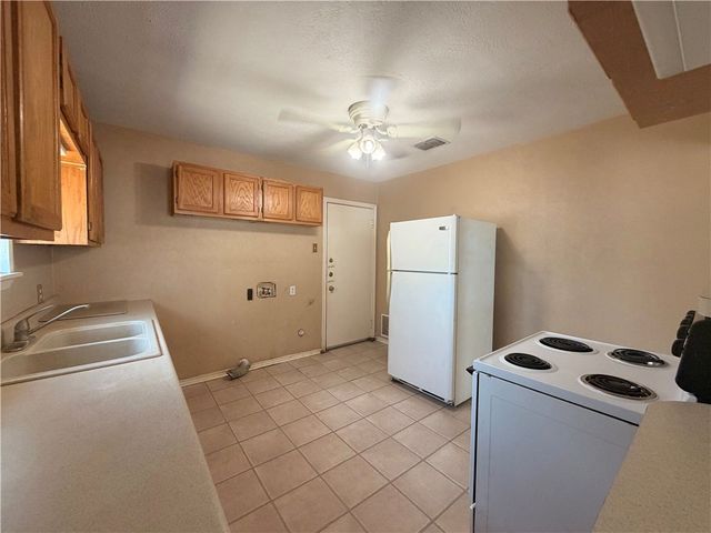 1602 14th St, Corpus Christi, TX 78404