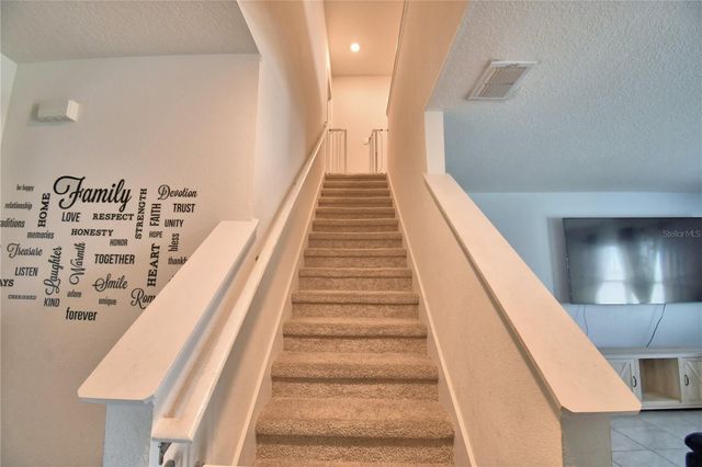 2816 IVY LAKE COURT, Lakeland, FL 33811