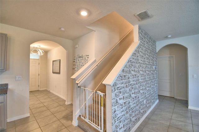 2816 IVY LAKE COURT, Lakeland, FL 33811