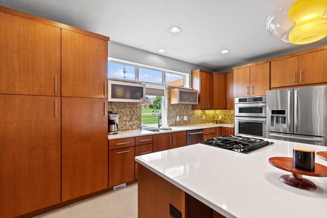 S90W32800 Granite TRAIL, Mukwonago, WI 53149