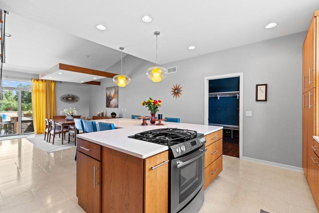 S90W32800 Granite TRAIL, Mukwonago, WI 53149