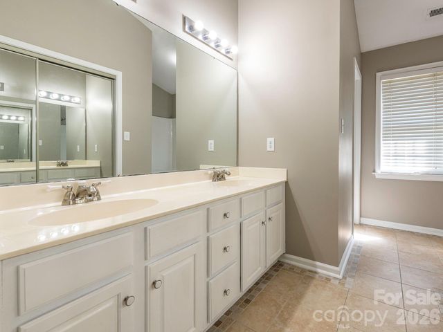 11709 Borchetta Drive, Charlotte, NC 28277