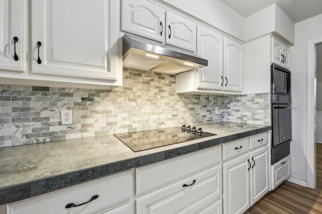 4518 Cimmaron Trail, De Cordova, TX 76049