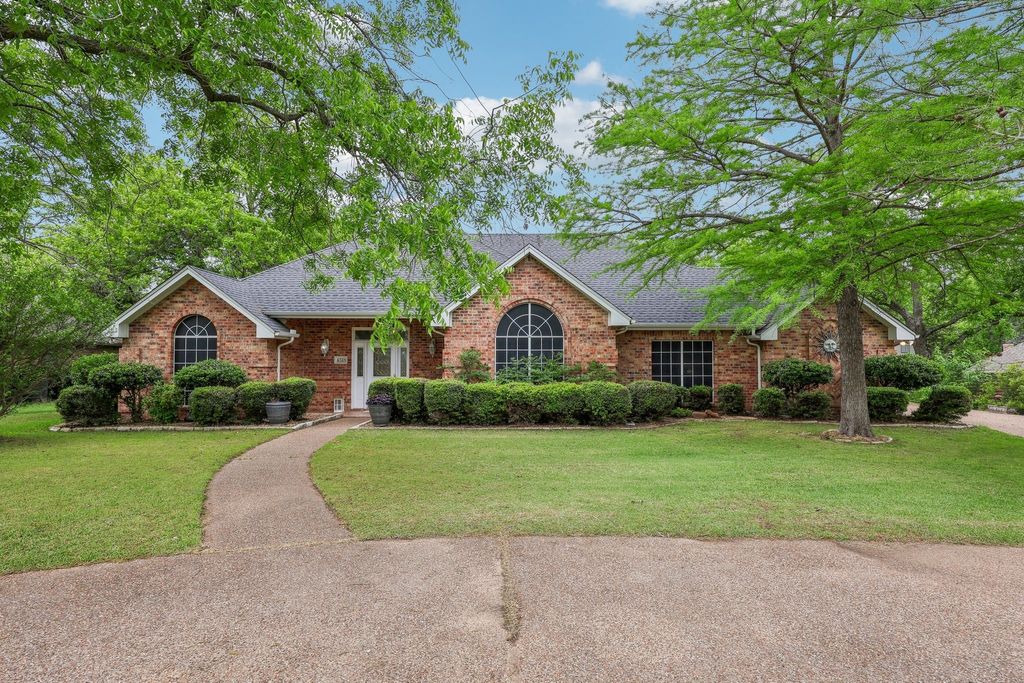 4518 Cimmaron Trail, De Cordova, TX 76049