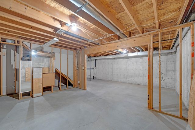 925 E Idlewild Dr, Wichita, KS 67216