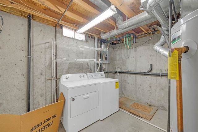 925 E Idlewild Dr, Wichita, KS 67216