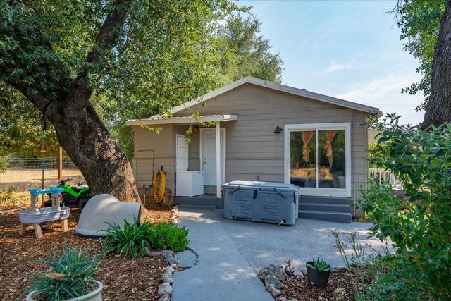 18280 Vista Lane, Cottonwood, CA 96022