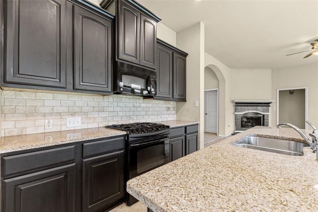 14010 Lake Hollow Drive, Pearland, TX 77584