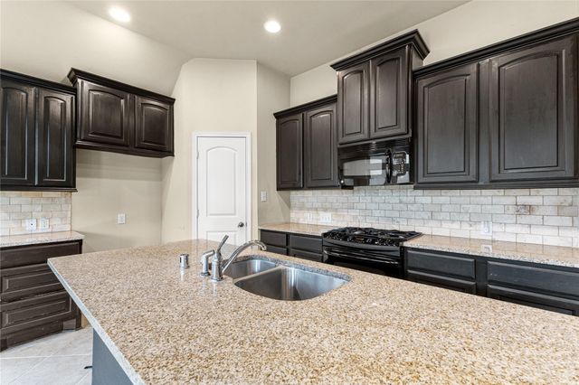 14010 Lake Hollow Drive, Pearland, TX 77584