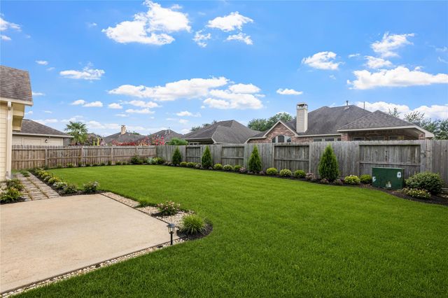 14010 Lake Hollow Drive, Pearland, TX 77584