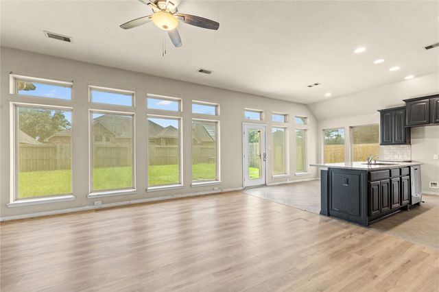14010 Lake Hollow Drive, Pearland, TX 77584