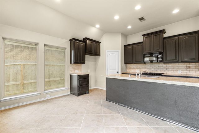 14010 Lake Hollow Drive, Pearland, TX 77584
