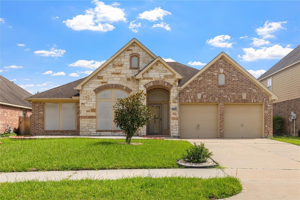 14010 Lake Hollow Drive, Pearland, TX 77584