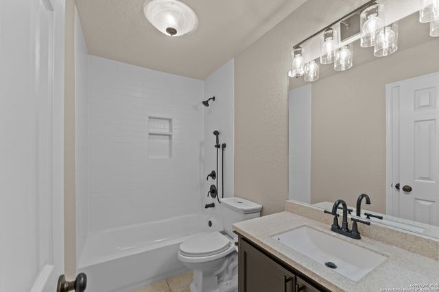 1300 Windmill Drive, La Vernia, TX 78121