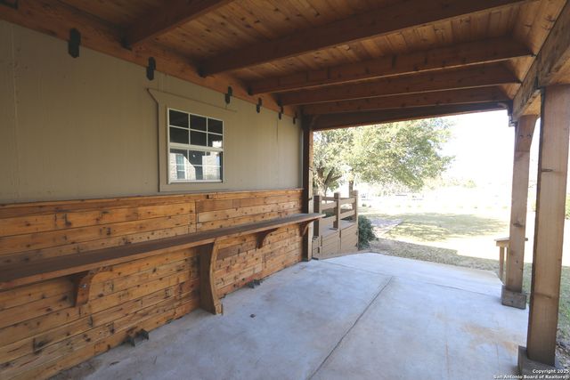 1300 Windmill Drive, La Vernia, TX 78121
