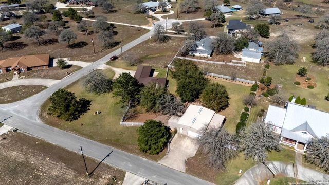 1300 Windmill Drive, La Vernia, TX 78121