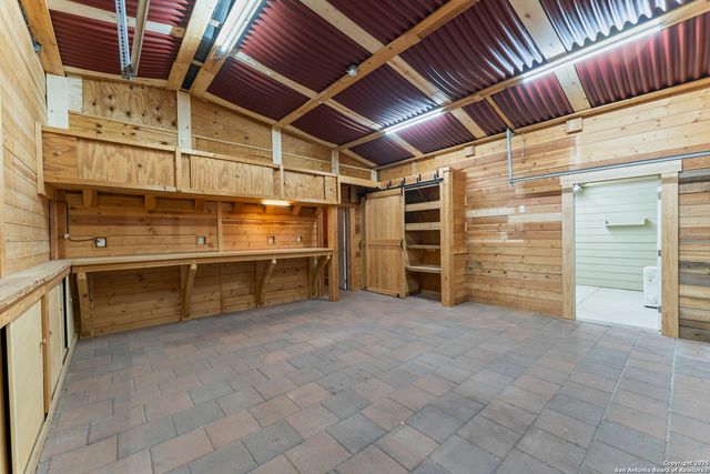 1300 Windmill Drive, La Vernia, TX 78121