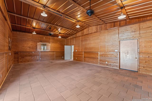 1300 Windmill Drive, La Vernia, TX 78121