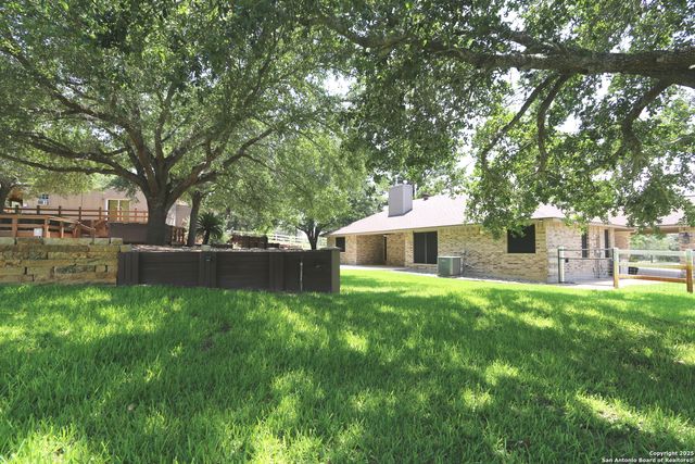 1300 Windmill Drive, La Vernia, TX 78121