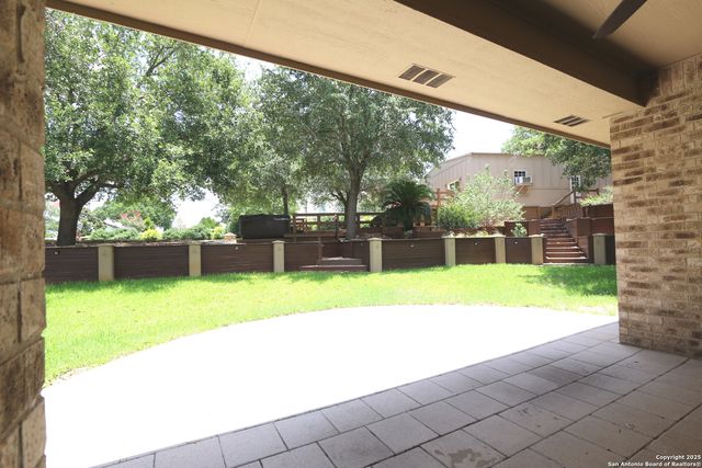 1300 Windmill Drive, La Vernia, TX 78121