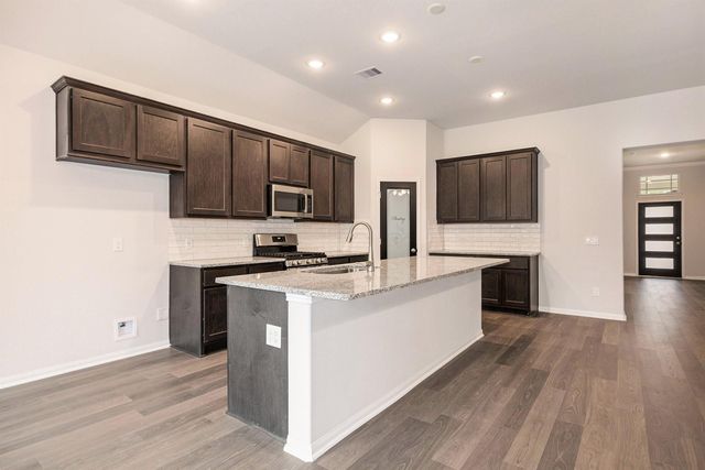 1906 Beckett Street, Bay City, TX 77414